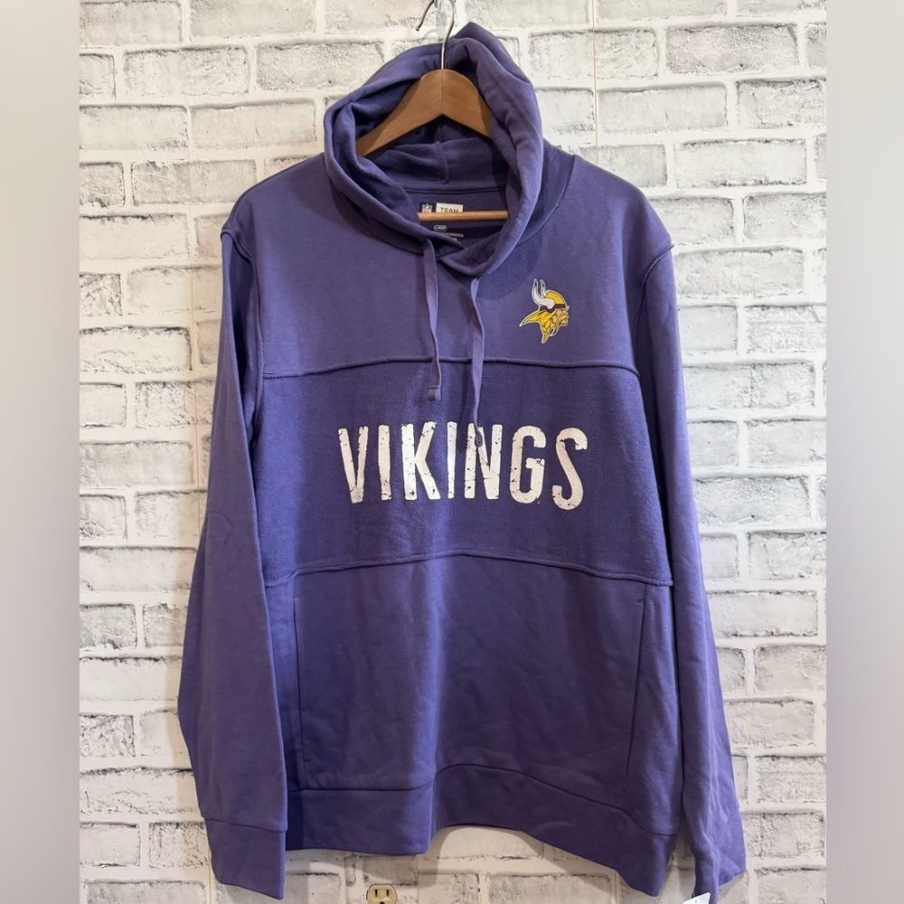 NWT! Men’s Minnesota Vikings purple LS hooded lightweight sweatshirt pullover L